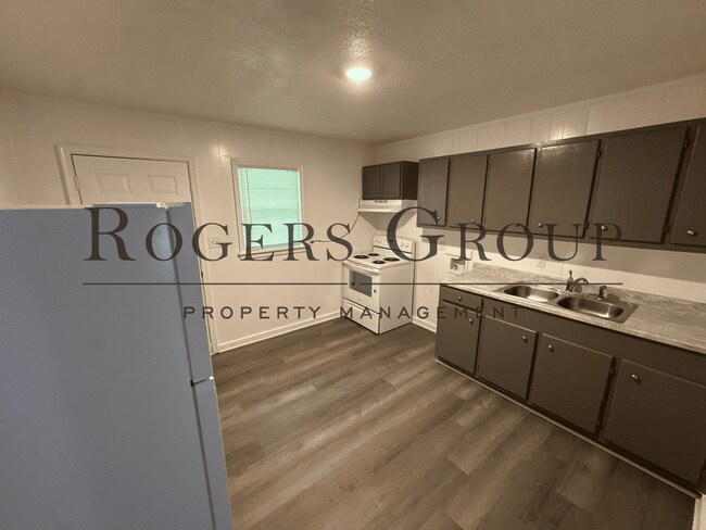 Foto del edificio - #450 - 421-423 Ridley St Duplex