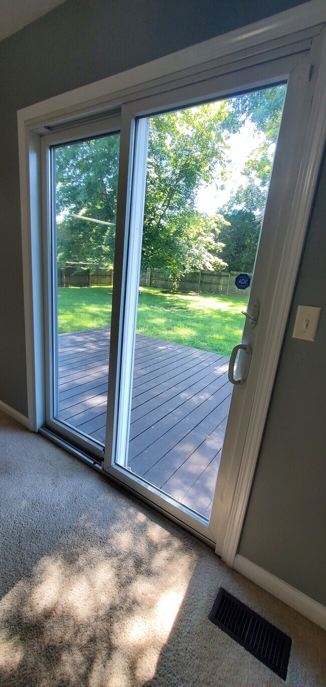 Foto del edificio - 313 Britanna Dr