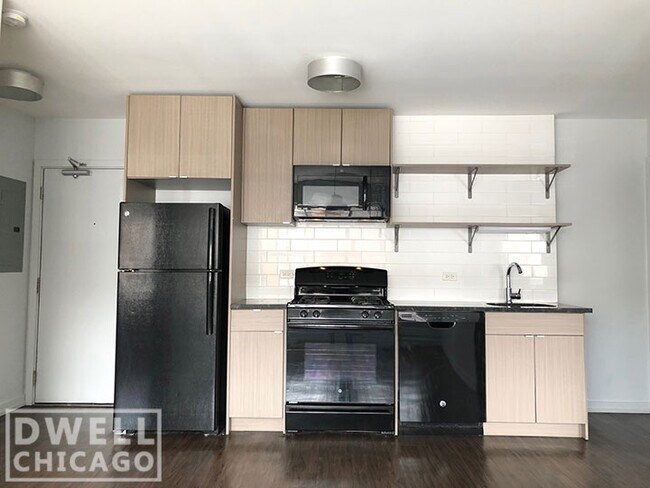 Foto del edificio - 6320 N Kenmore Ave