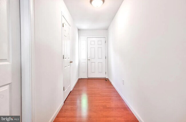 Foto del edificio - 504 W Perry St