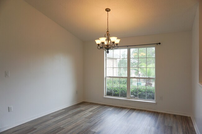 Foto del edificio - 6333 Havenmist Ln