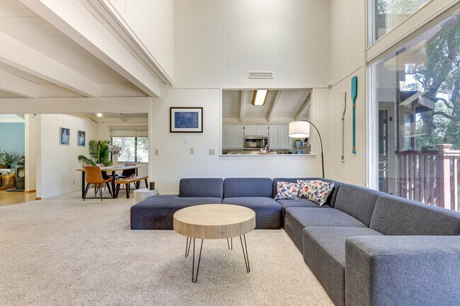 Foto del edificio - 2820 Greenway Dr