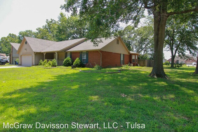 Building Photo - 4 br, 3 bath House - 1013 W Pensacola Court