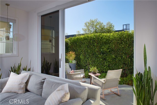 Building Photo - 418 Larkspur Ave