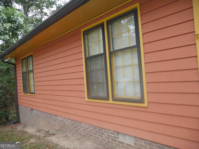 Foto del edificio - 6451 Edenfield Dr