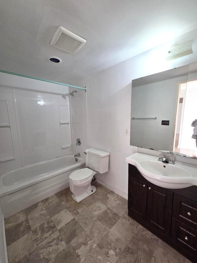 Building Photo - 1 bedroom in Prince Rupert BC V8J 1Z2