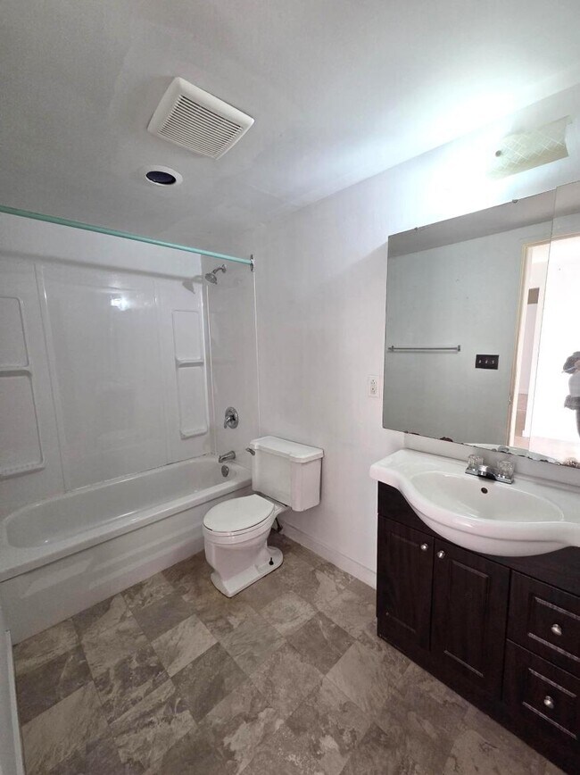 Photo du bâtiment - 1 bedroom in Prince Rupert BC V8J 1Z2