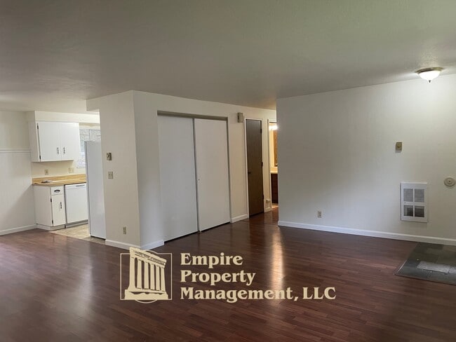 Foto del edificio - 87810 Norman Ave