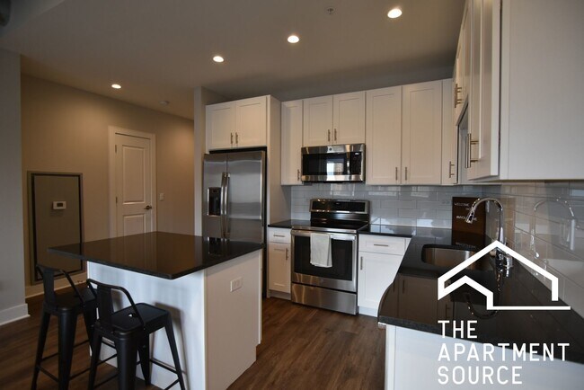 Building Photo - 3833 N Broadway