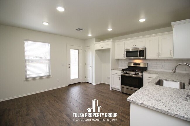 Foto del edificio - 519 W Chestnut St. Coweta OK 74429