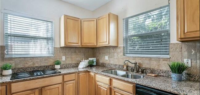 Foto del edificio - 3109 W Oakellar Ave