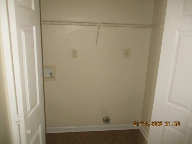 Building Photo - 110 Dru Ct