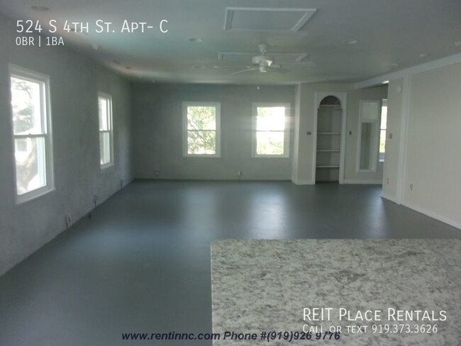 Building Photo - Location! Location! Studio available for r...