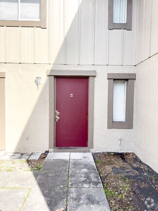 Building Photo - 5911 NW 21st St