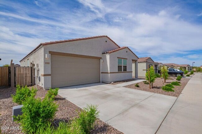 Building Photo - Charming 4-bedroom home