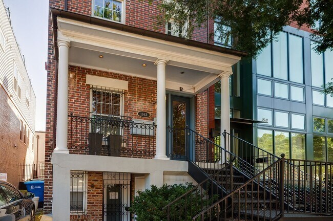 Building Photo - Great 2 Bedroom 2 bath in the heart of Shaw