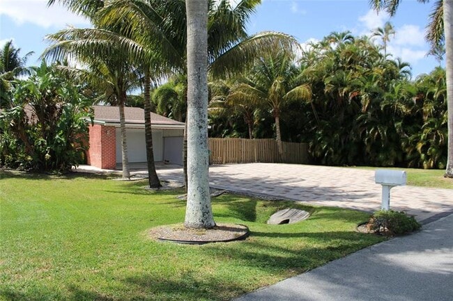 Building Photo - 861 NW 116th Ave
