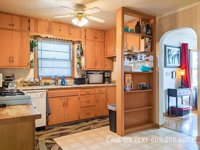 Foto del edificio - Cozy 3 Bedroom 2 Bathroom Home w/ Garage i...