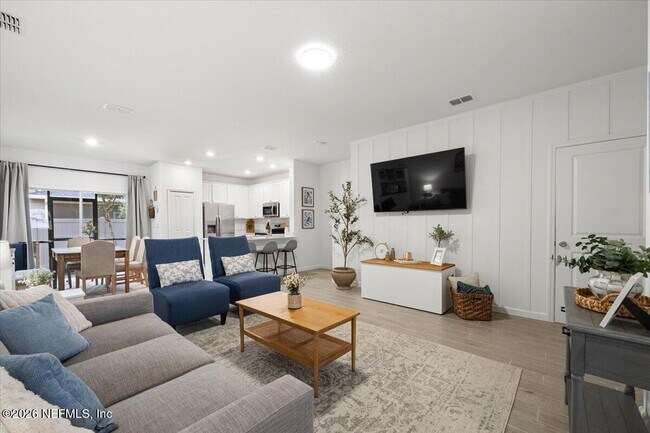 Foto del edificio - 90 Carmella CT