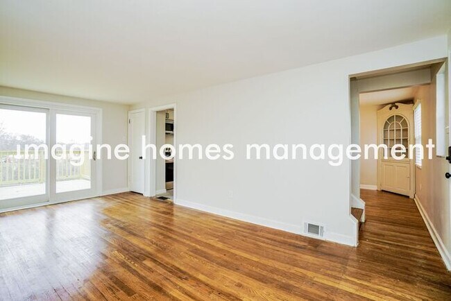 Building Photo - Cozy 3 Bedroom House in Baldwin!