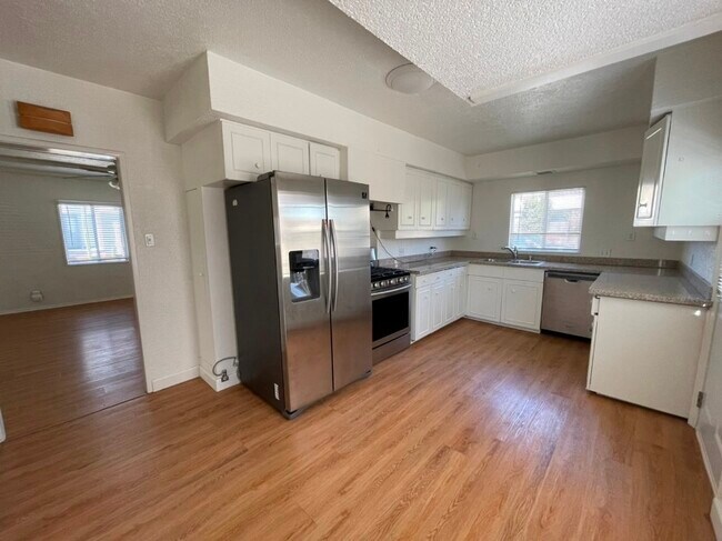 Foto del edificio - 2212 Ruhland Ave
