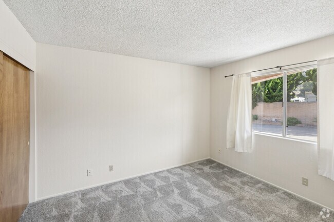 Unidad C - Dormitorio - 2710 Spyglass Dr