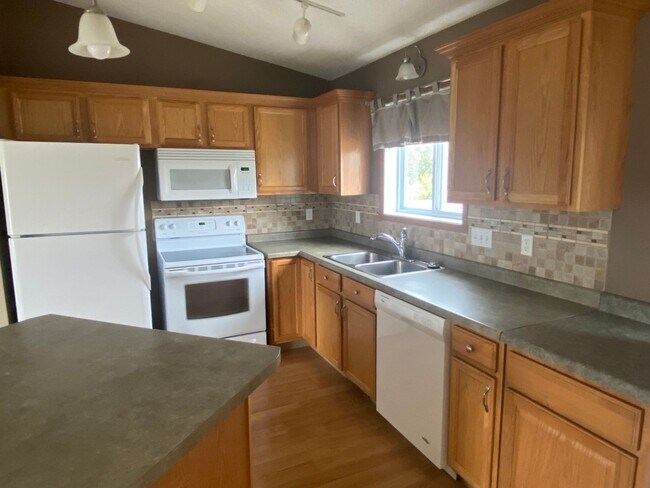 Foto del edificio - Very Cute and Cozy 3 Bedroom