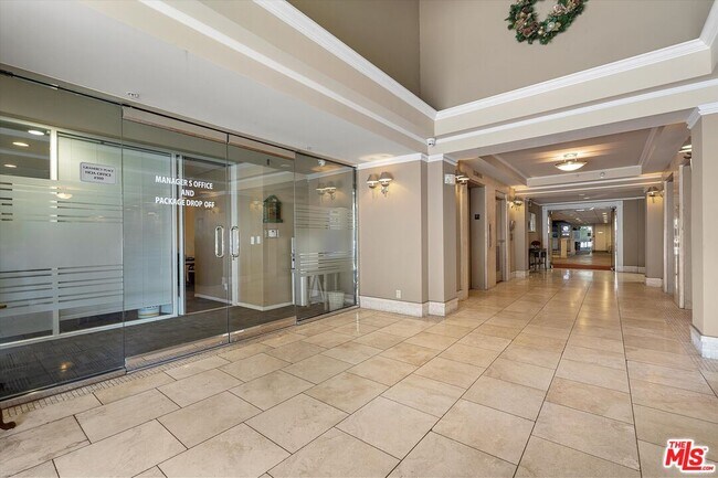 Foto del edificio - 620 S Gramercy Pl