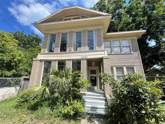 Building Photo - 1000 Missouri St