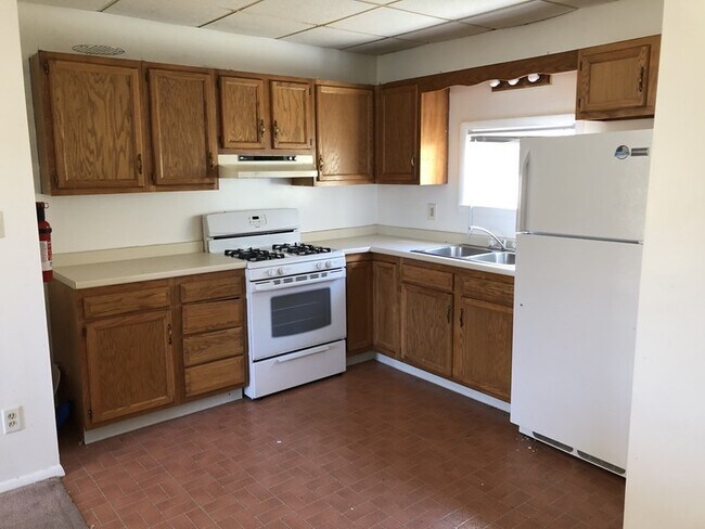 Building Photo - Coal Center 2 Bedroom