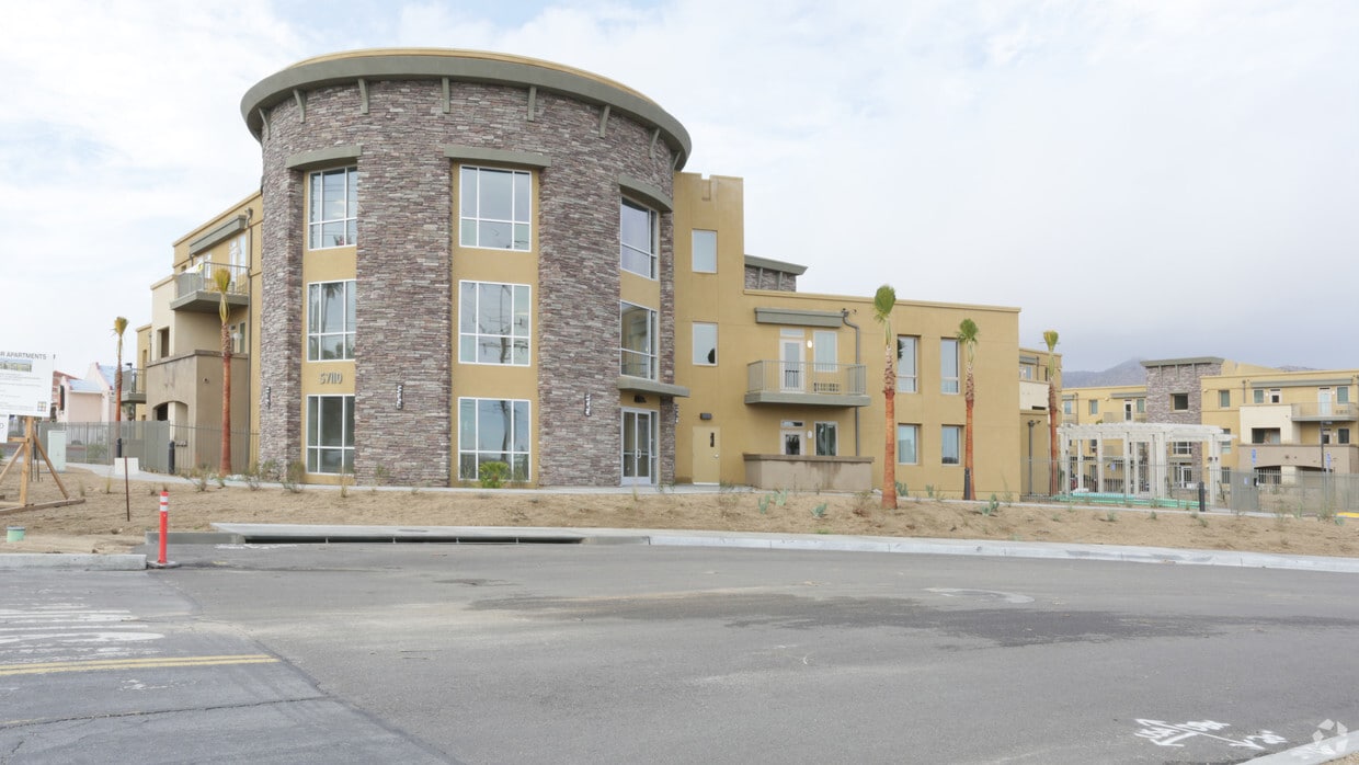 Primary Photo - Dumosa Senior Village (55+ Senior Community)