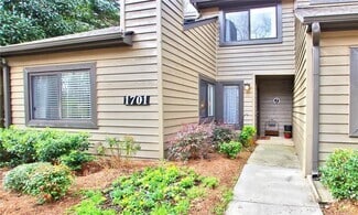 Building Photo - 1701 Cedar Chase Ln NE