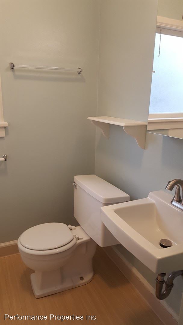 Building Photo - 2 br, 1 bath House - 6555 N Greenwich Avenue