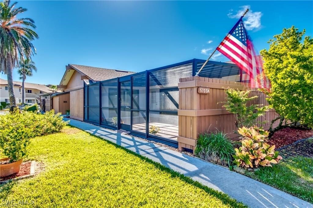 Foto principal - 5703 Foxlake Dr