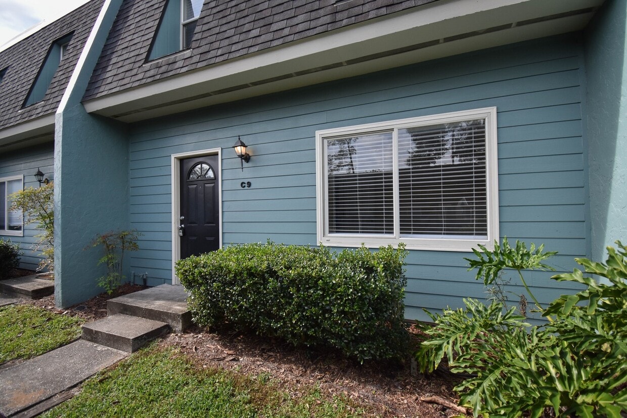Foto principal - 4BR/2.5BA Condo in Cricket Club I