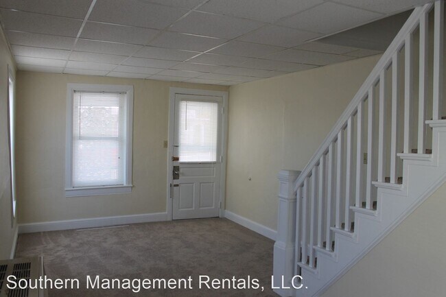 Building Photo - 2 br, 1 bath House - 106 N Main St