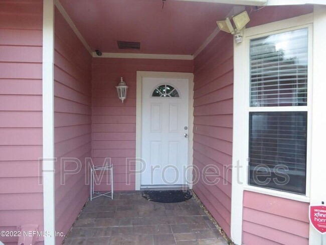 Building Photo - 14317 Coral Reef Dr S