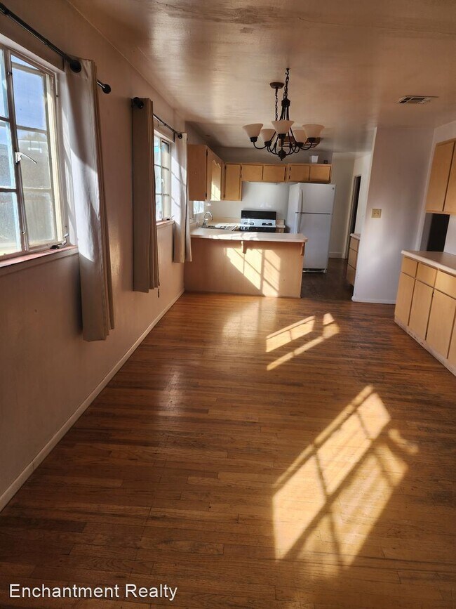 Foto del edificio - 3 br, 2 bath House - 500 E 21st St.