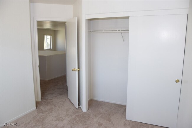 Building Photo - 9454 Magnificent Ave