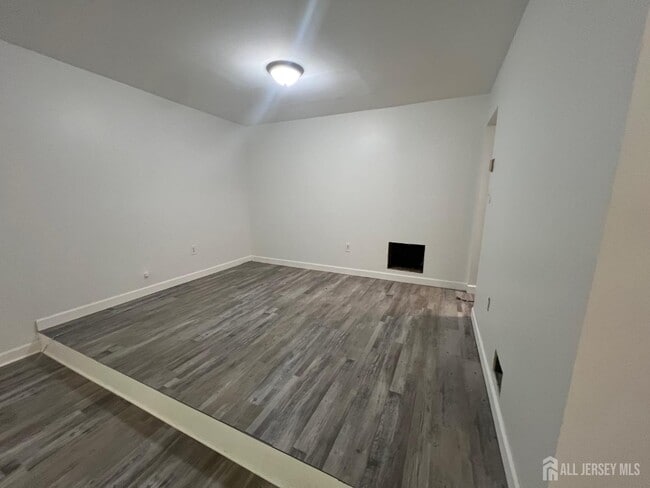 Building Photo - 127 Aspen Dr