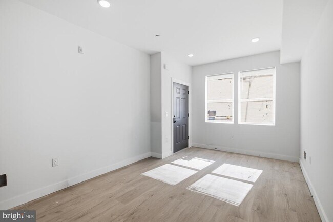 Building Photo - 2346 N 16th St