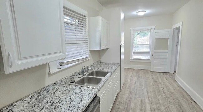 Foto del edificio - 2805 S Jennings Ave