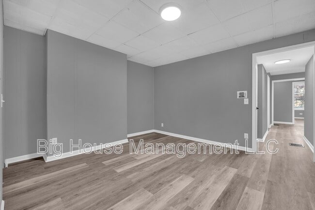 Building Photo - 1725 Hollins St