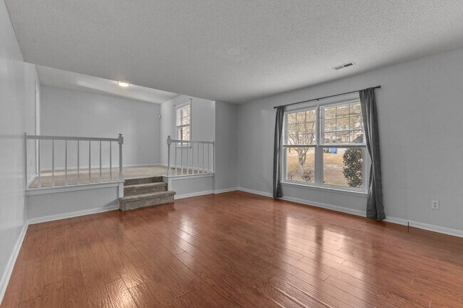 Foto del edificio - 6257 Lakehaven Dr