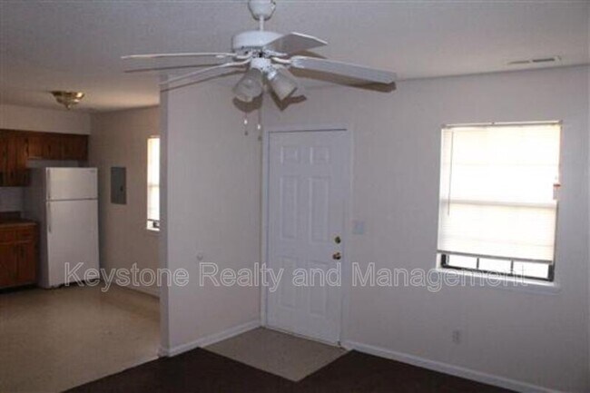 Foto del edificio - 1375 Thompsonville Ln