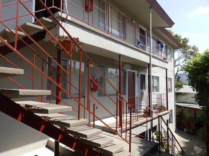 Foto principal - 641 Adams St