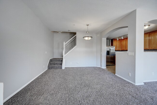 Building Photo - 431 Black Feather Loop