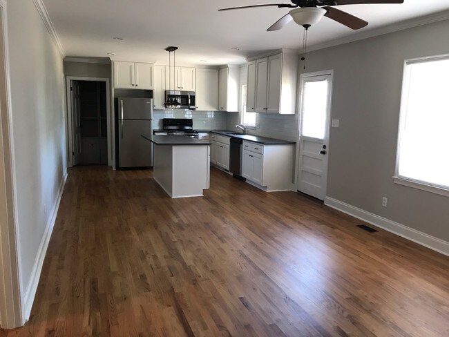 Foto del edificio - 425 Meadowlark Dr