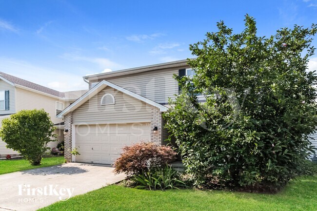 Foto del edificio - 5712 Clemens Dr