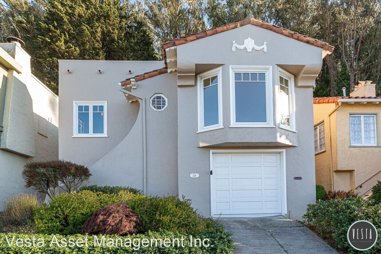 Foto principal - 4 br, 2 bath House - 229 Juanita Way